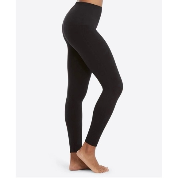 SPANX NWT Look at Me Now Seamless Leggings in Black Size S Style A288466 - Picture 1 of 9